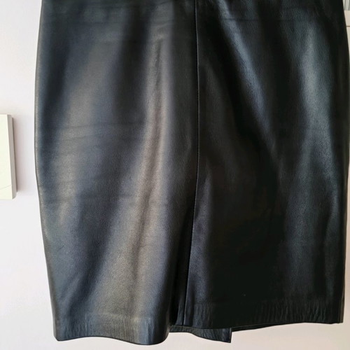 Fidele leather skirt short used, size medium