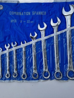 Set of 8 combination spanners new with case