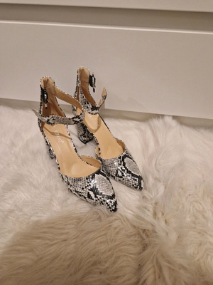 Γόβες με εφέ δέρμα φιδιού, νέες, μέγεθος 39