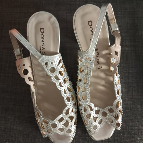 Donna Serena Anatomical Silver Platform Sandals Size 40 Like New