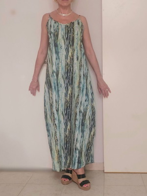 Sleeveless maxi dress like new, multicolored, size L