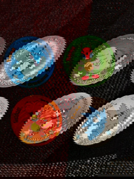 4 Pokémon sticker tazos