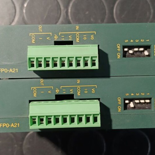 Plc Nais FPO series like new, package with analog units and power supply