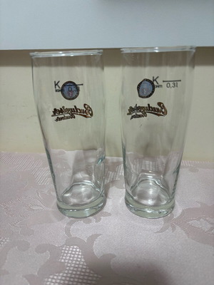 Budweiser two glasses new