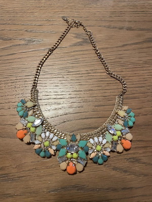 Accessorize statement necklace like new, multicolored