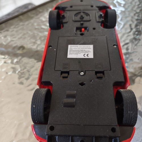 Remote control car like new, battery operated