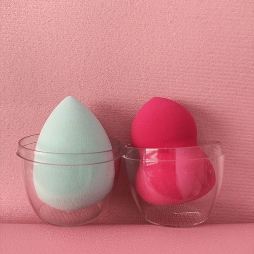 Makeup sponges new, set of 2 with case