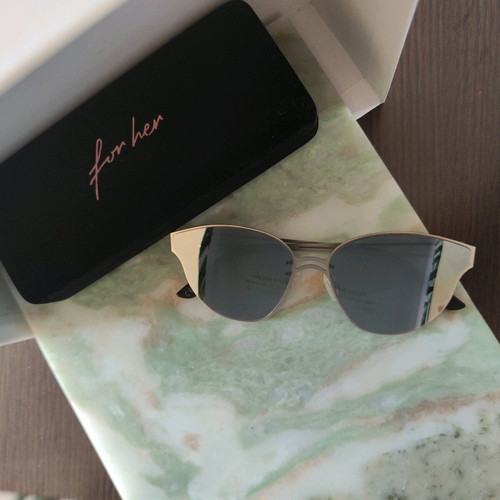 Hawkers cat eye sunglasses like new, gray and silver