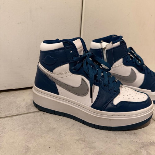 Nike Jordan athletic boots size 38 like new, blue