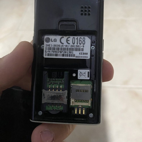 LG Chocolate KE800 mobile phone like new, rare