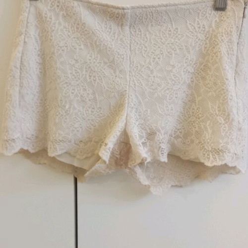Lace shorts used Zara white, size S