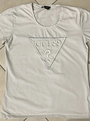 Guess Women T-Shirt White Rhinestone Embroidered Triangle Logo Size S like new