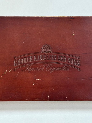 Karelia tobacco box lid used