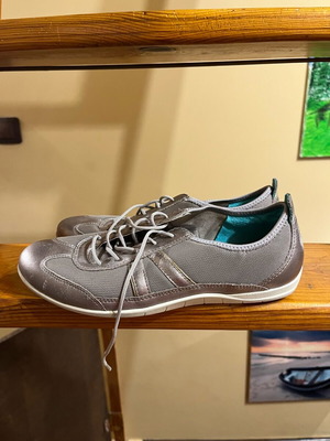 Ecco women's sport shoes like new, genuine leather and fabric