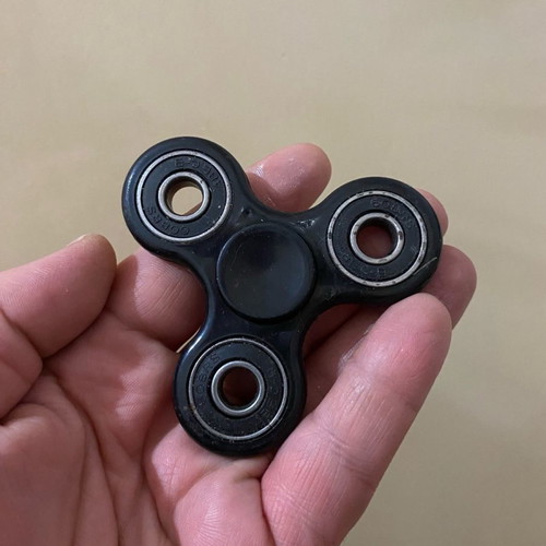 Fidget spinner used, Μπουμ