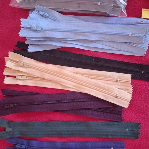Zippers new, various colors and sizes 10-70 cm