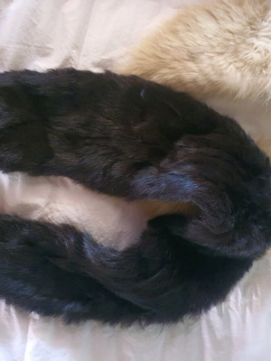 Fur collars like new, black and beige