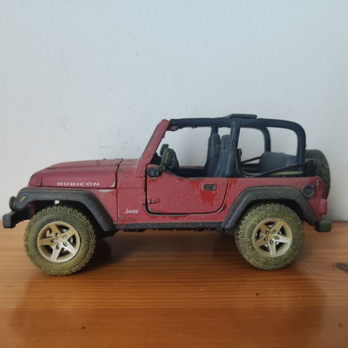 Jeep Wrangler Rubicon 2003 vintage collectible scale 1:27 model car like new