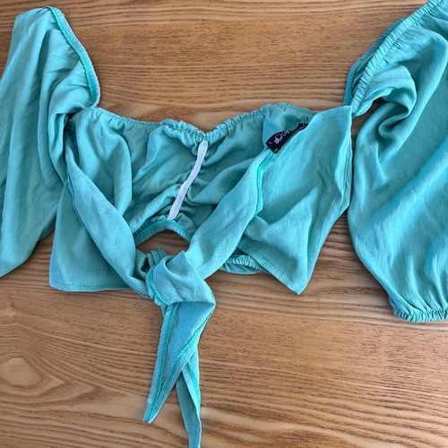 Bubblegun top size L like new, green