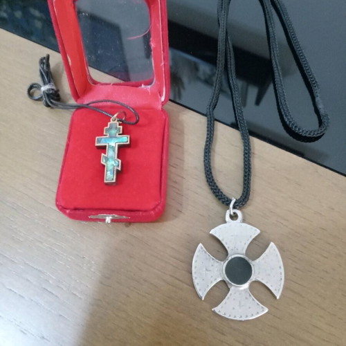 Crosses like new, 1 wooden with defect, 1 metal