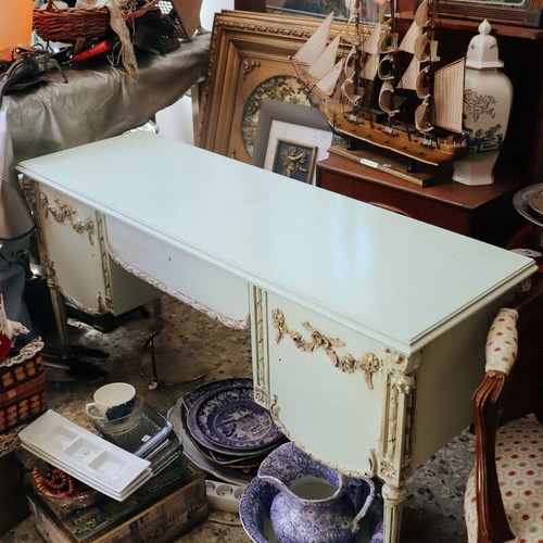 Restored dressing table like new in excellent condition