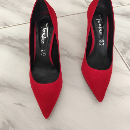 Red suede pumps size 39 like new