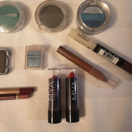 Makeup set used, 17 pieces including Seventeen and Dermacol