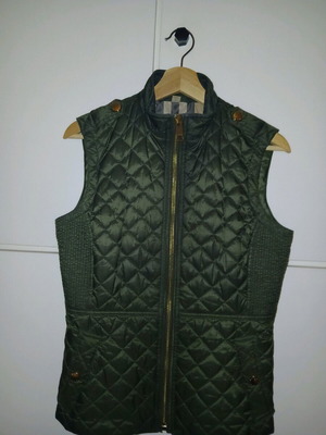 Burberry sleeveless green vest like new
