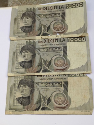 Set of three 10,000 lire banknotes Italy 1976