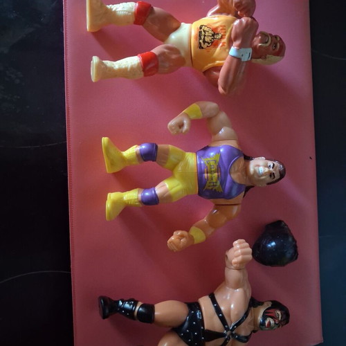 WWF Hasbro wrestling figures pack Hogan Crush used