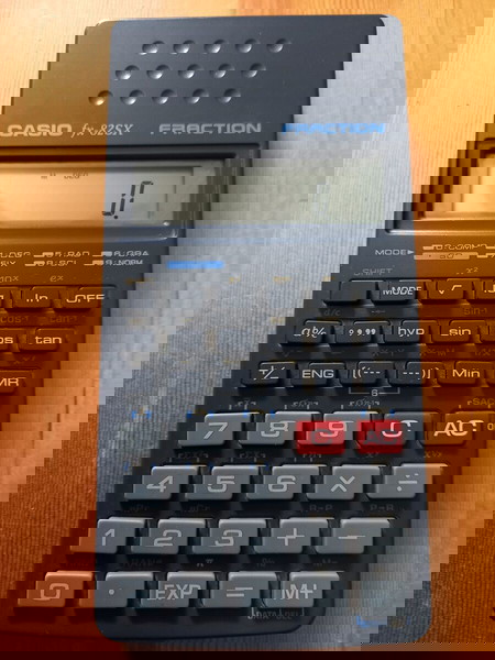 Casio fx-82SX fraction, αριθμομηχανή