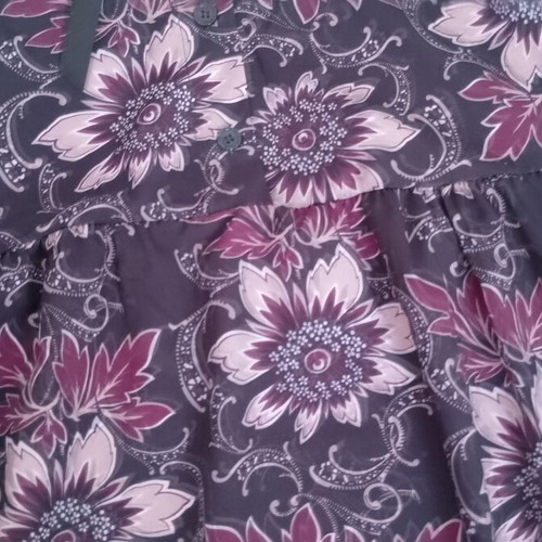 Floral satin polyester mini dress like new, size 12, black and burgundy