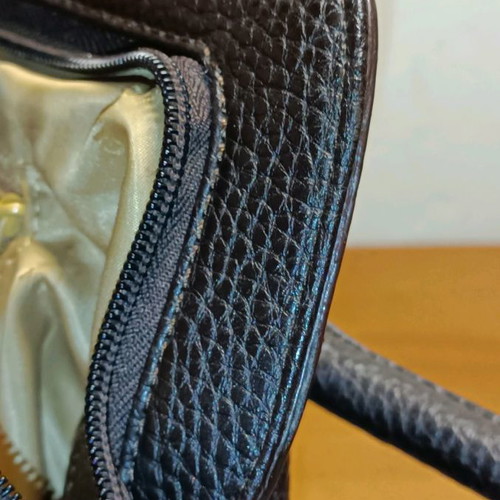 GILLIAN women's shoulder bag used with internal wear