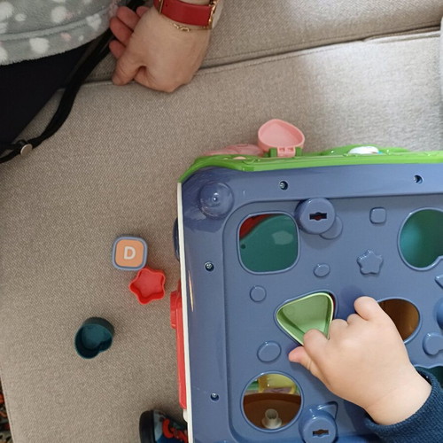 Activity cube like new for 18+ months