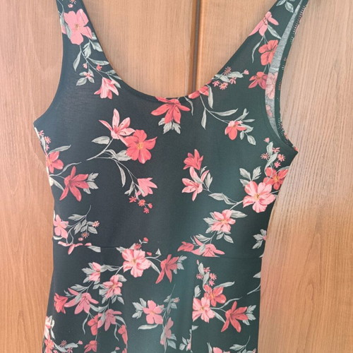 H&M dress short like new, size M