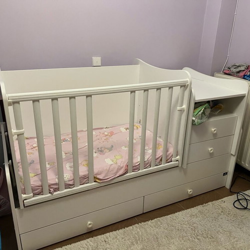 Lorelli 3-in-1 multifunctional baby cot like new with motion mechanism