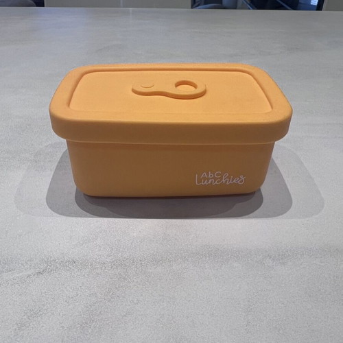 Abc Lunchies Silicone Snackmate Food Container like new, yellow