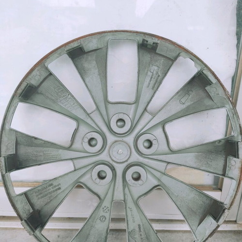 Ultimate Speed 14-inch hubcap used with scratches