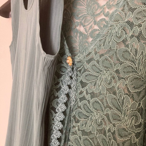 Abiye set like new, long pleated skirt, pleated top and lace jacket petrol color