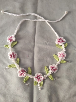 Handmade knitted necklace new, multicolor