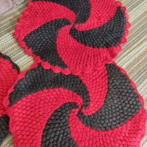 Vintage handmade knitted set of 4, used, wool, red and black