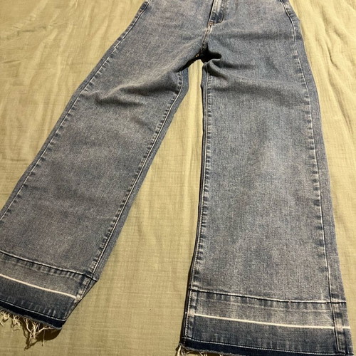 Wide leg elastic jeans like new, size small, blue