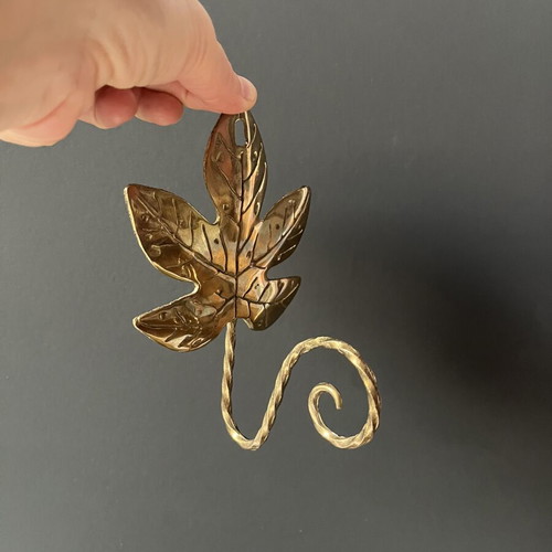 Vintage Brass Curtain Tieback and Wall Hook Leaf Design like new
