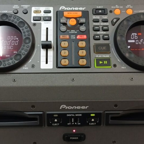 Pioneer CMX-3000 double CD player and DJM-300-S mixer like new