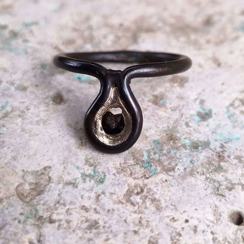 Silver ring oxidized with diamond peel paste size 54 like new
