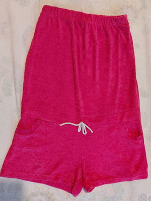 One-piece shorts bathrobe fuchsia like new, size L