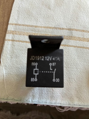 Universal 40A car relay with mounting base
