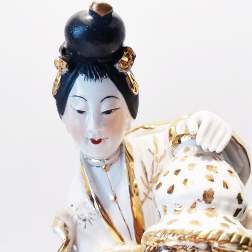 Japan porcelain figure set used with gold decoration