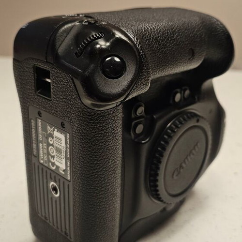 Canon EOS 1D X DSLR camera used, full frame, 18.1 MP