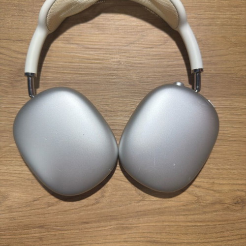 Apple AirPods Max used with signs of wear, model A2096